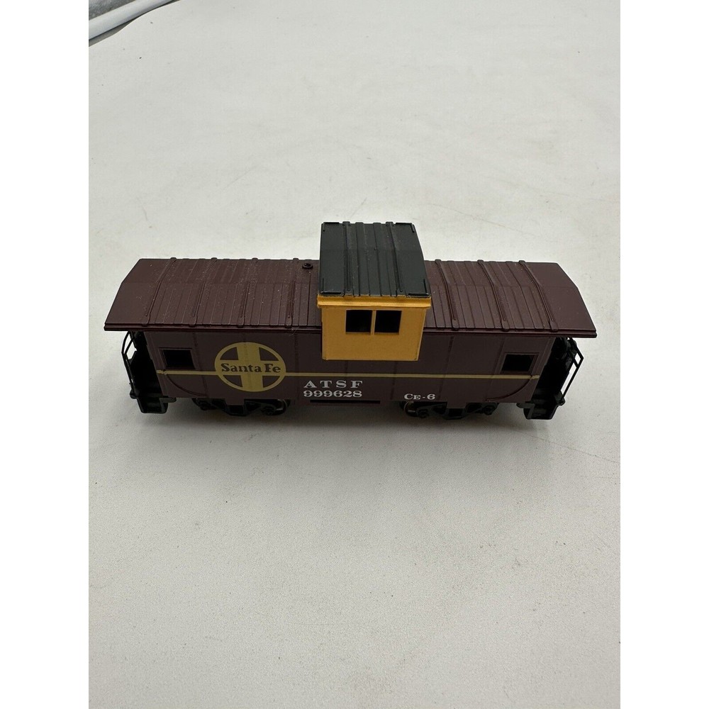 HO Scale Bachmann Sante Fe ATSF 999628 Wide Vision Caboose